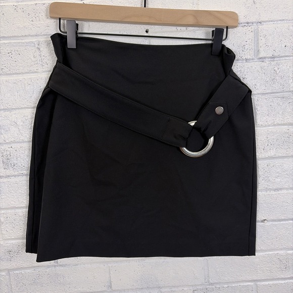 Caché Dresses & Skirts - Cache Mini Skirt Womens Size 4 Black Belted Silver Ring Structured
